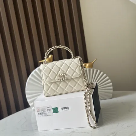 シャネル ハンドバッグ