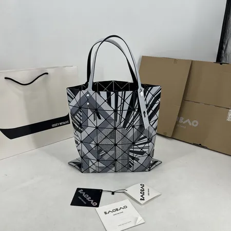 ミュウミュウ ハンドバッグ