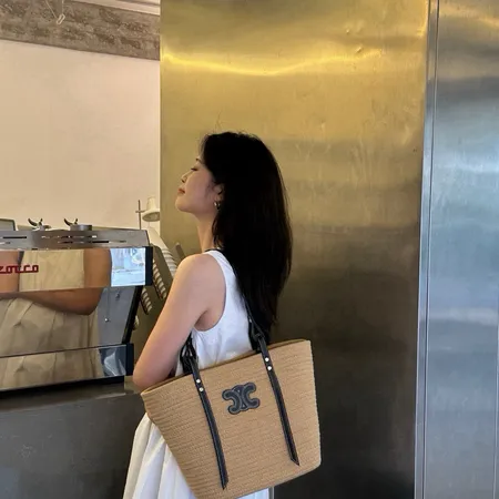 バレンシアガ ショルダーバッグ