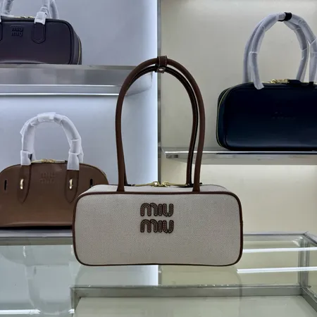 ミュウミュウ ハンドバッグ