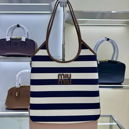 ミュウミュウ ハンドバッグ