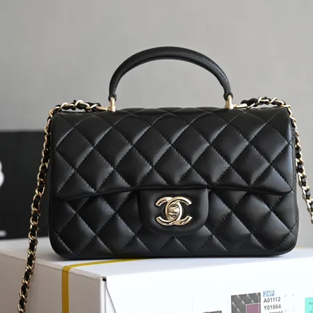 シャネル ハンドバッグ