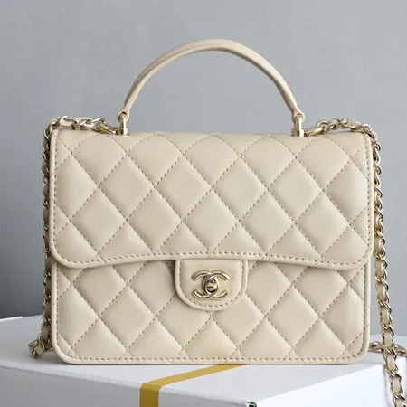 シャネル ハンドバッグ