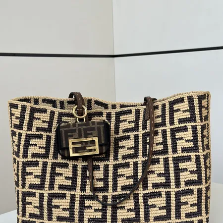 フェンディ ショルダーバッグ