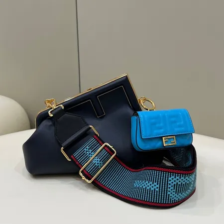 フェンディ ショルダーバッグ