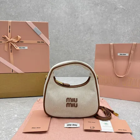 ミュウミュウ ハンドバッグ