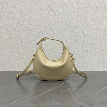 バレンシアガ ショルダーバッグ