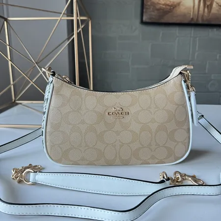 コーチ ショルダーバッグ