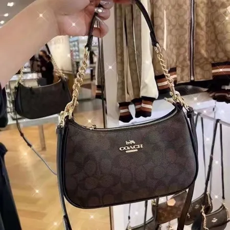 フェンディ ショルダーバッグ