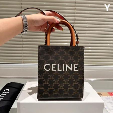 バレンシアガ ショルダーバッグ