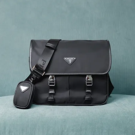 プラダ ショルダーバッグ