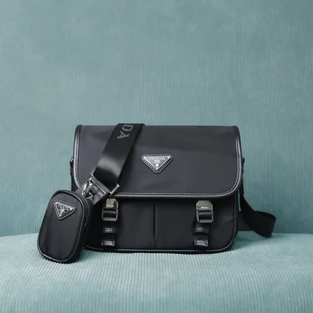 プラダ ショルダーバッグ
