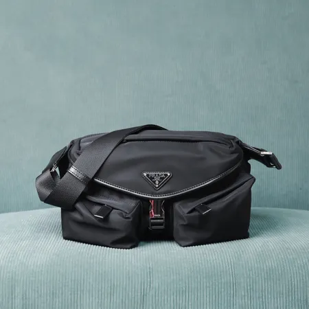 プラダ ショルダーバッグ