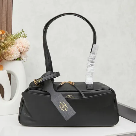 ジバンシィ ショルダーバッグ