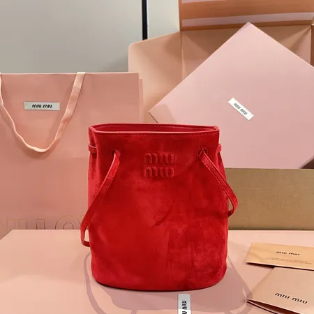 フェラガモ ショルダーバッグ