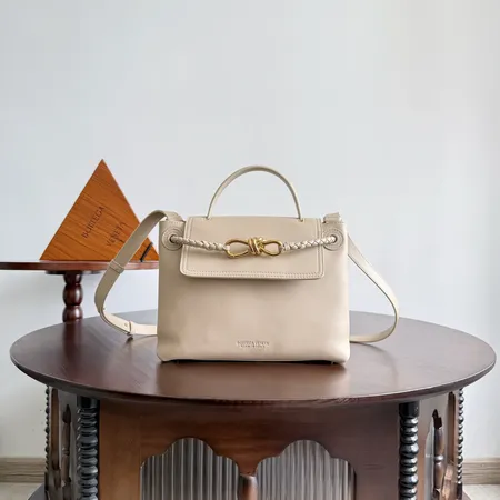 ボッテガ ヴェネタ ハンドバッグ