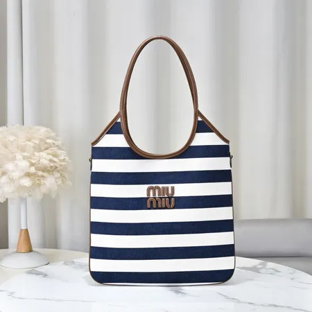 ミュウミュウ ショルダーバッグ