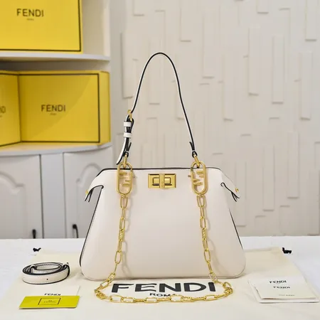 フェンディ ハンドバッグ