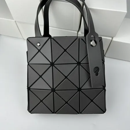 イッセイ ミヤケ ハンドバッグ