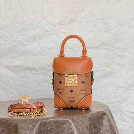 エムシーエム ショルダーバッグ