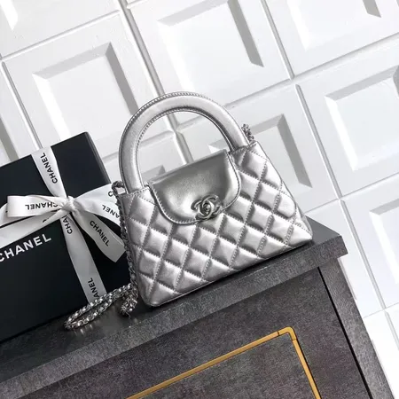 シャネル ハンドバッグ