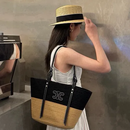 バレンシアガ ショルダーバッグ