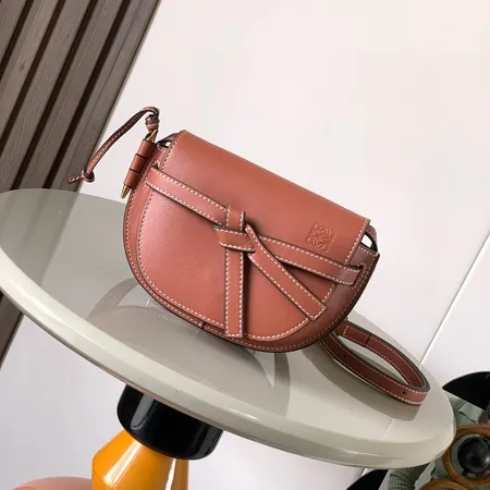 ロエベ ショルダーバッグ