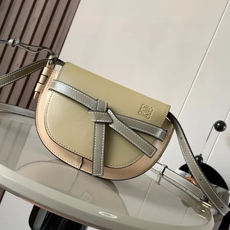 ロエベ ショルダーバッグ