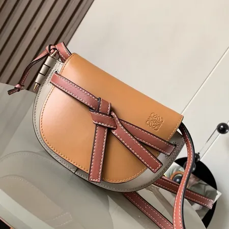 ロエベ ショルダーバッグ