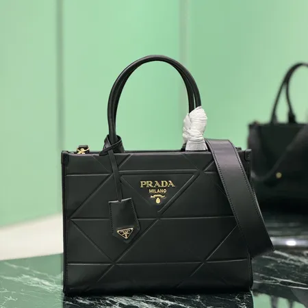 プラダ ハンドバッグ