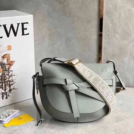 ロエベ ショルダーバッグ