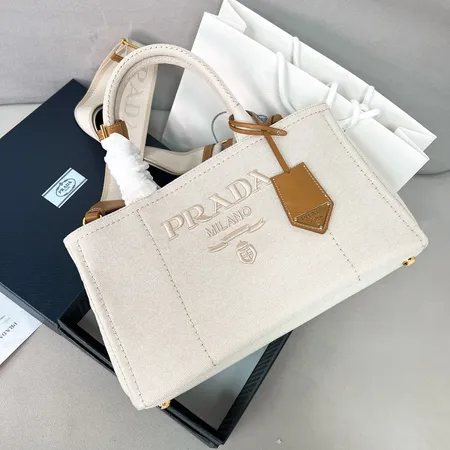 プラダ ハンドバッグ