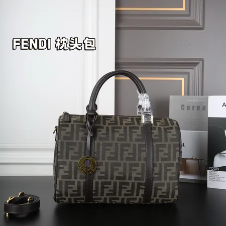 フェンディ ハンドバッグ