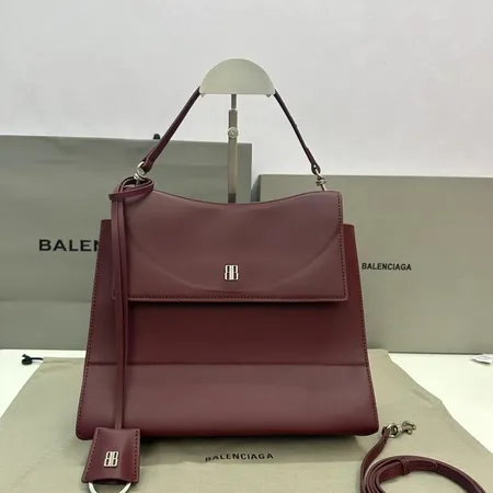 バレンシアガ ショルダーバッグ