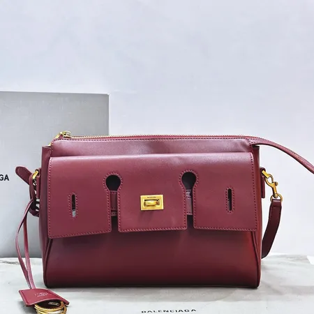 バレンシアガ ショルダーバッグ