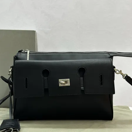 バレンシアガ ショルダーバッグ