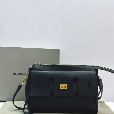 バレンシアガ ショルダーバッグ