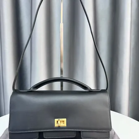 バレンシアガ ショルダーバッグ