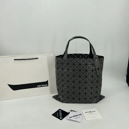 イッセイ ミヤケ ハンドバッグ