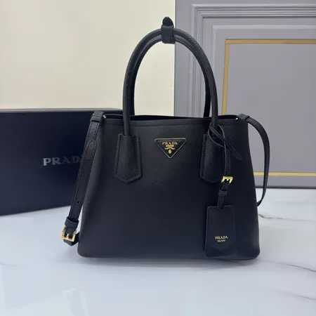 プラダ ハンドバッグ