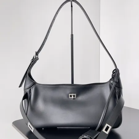 ジバンシィ ショルダーバッグ