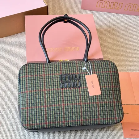 ミュウミュウ ハンドバッグ