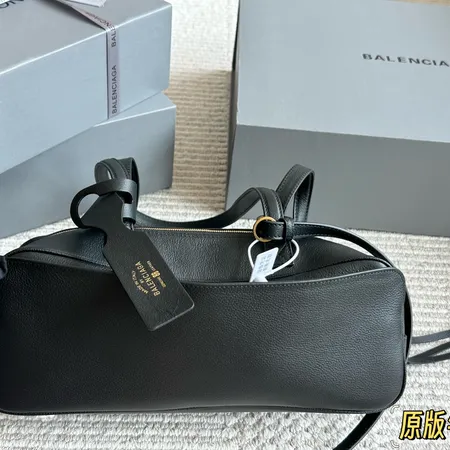 ジバンシィ ショルダーバッグ