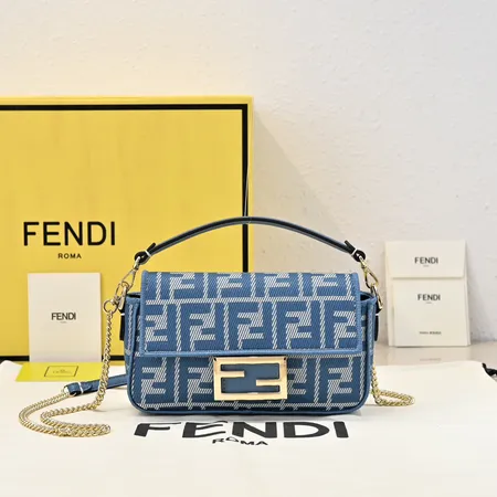 フェンディ ショルダーバッグ