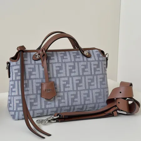 フェンディ ショルダーバッグ