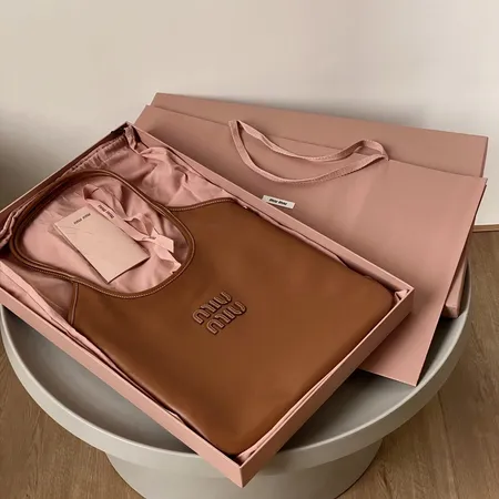 ミュウミュウ ハンドバッグ