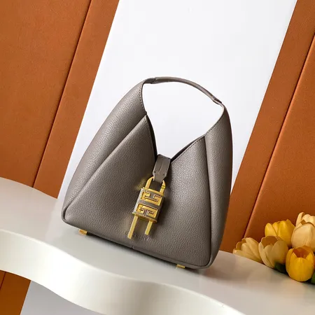 ジバンシィ ハンドバッグ