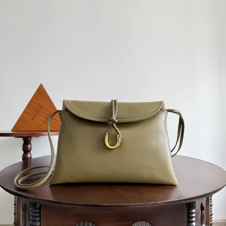 ボッテガ ヴェネタ ショルダーバッグ