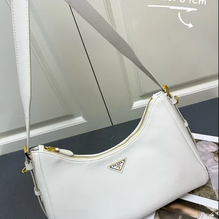プラダ ショルダーバッグ