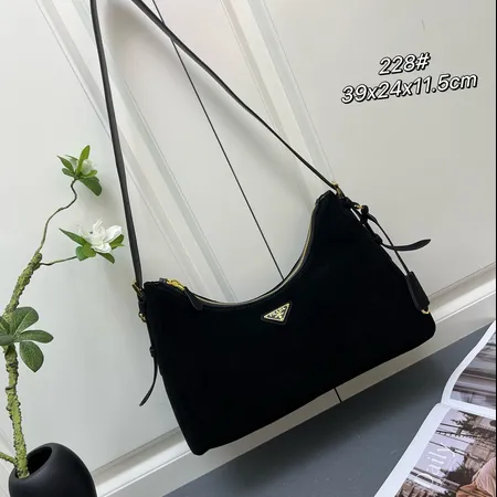 プラダ ショルダーバッグ